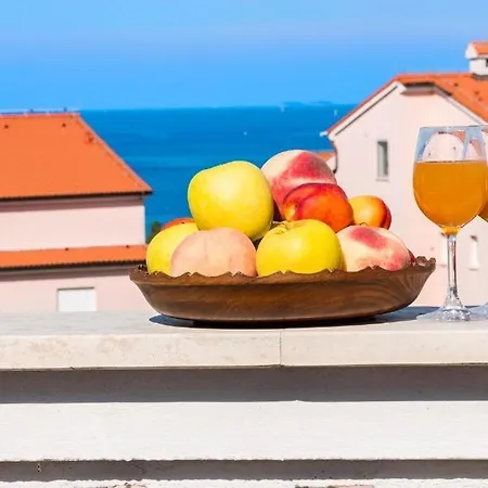 Apartment In Stinjan With Sea View, Terrace, Air Conditioning, Wifi 5018-1 Pula